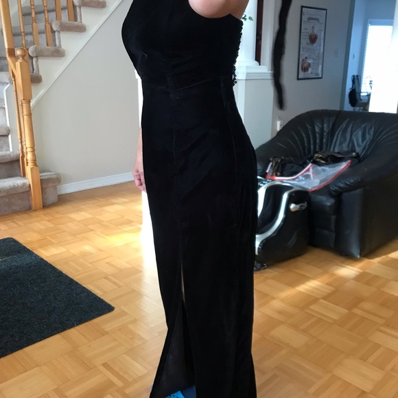 WOMANS NIGHT DRESS. SIZE MEDIUM - Picture 3 of 8